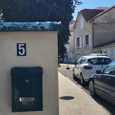 The Driant Is 50m And 150m From The Center Apartment Le Grau-du-Roi